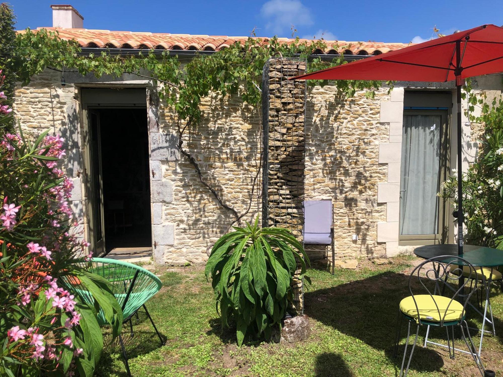 Les Fleurs De Lys, Suites Privee Avec Terrasse Saint-Georges-d'Oleron Εξωτερικό φωτογραφία